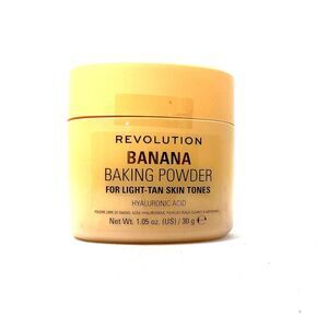 New Revolution Super Matte Fix Banana Powder Light Tan Skin Tones